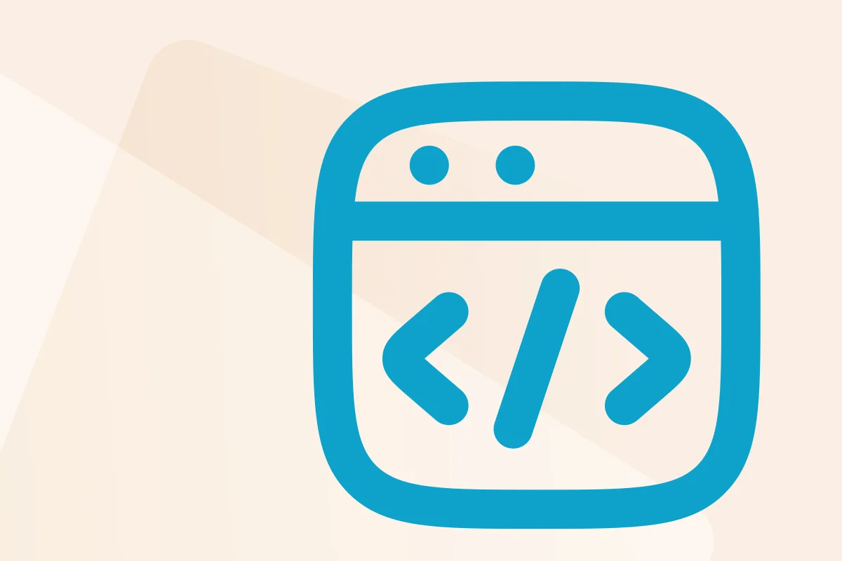 Blaues Symbol eines Browserfensters mit einem Code-Symbol (spitze Klammern), steht für Webentwicklung oder Programmierung